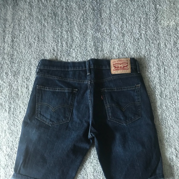 Levi’s Denim Shorts - Picture 2 of 2
